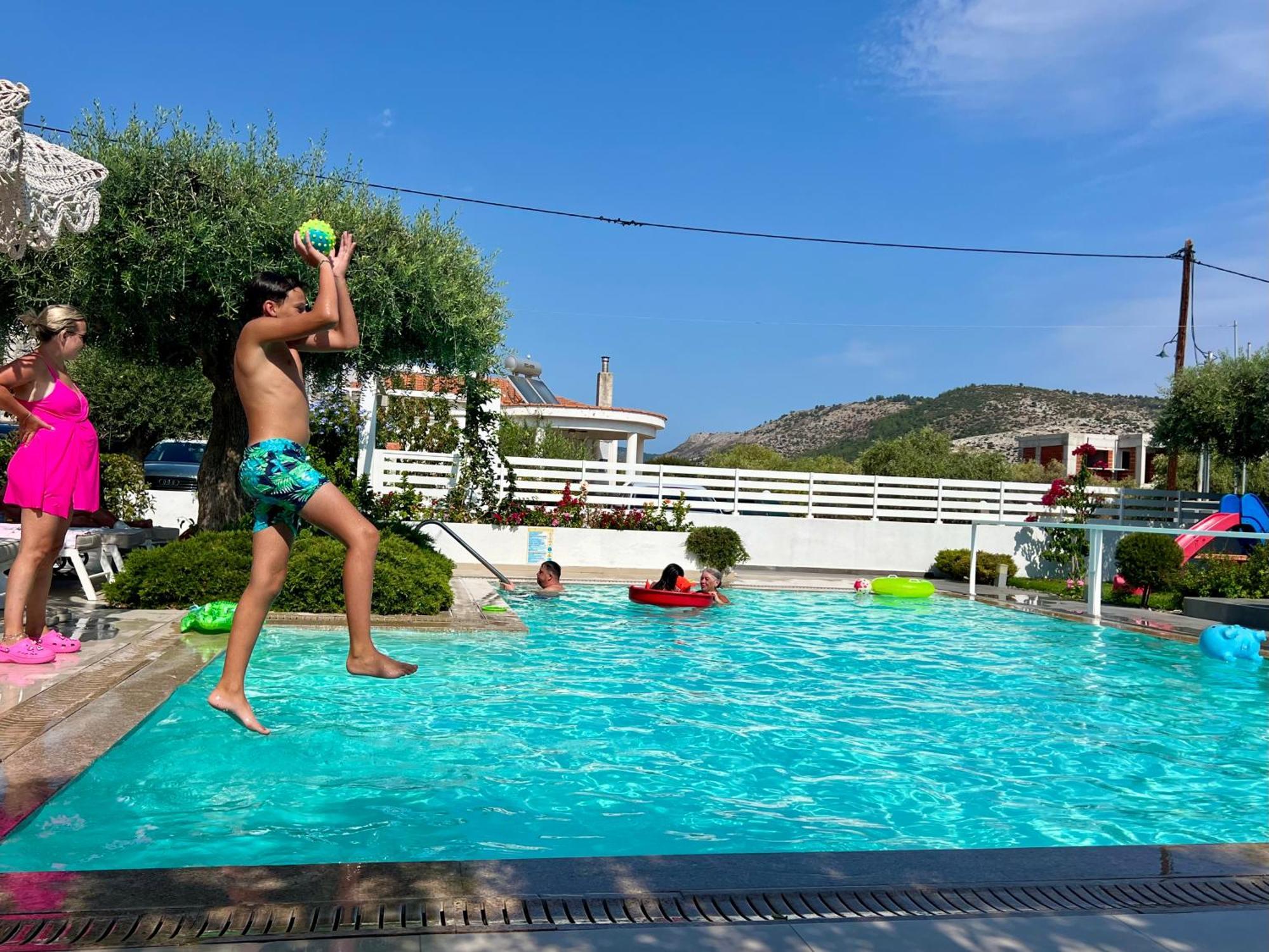 Thassos Olivia *